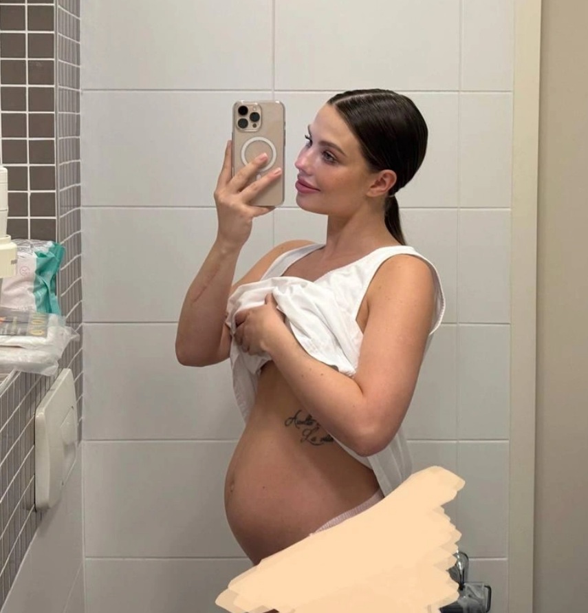 Валерия впервые встретилась с внуком, а Лиана Шульгина обнажила живот спустя 2 дня после родов